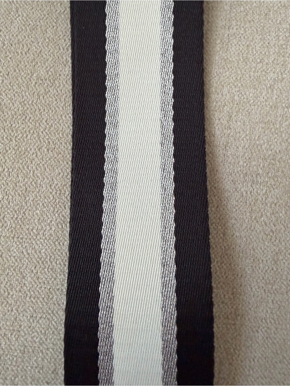 Marc Jacobs Adjustable Crossbody Strap - Picture 7 of 7